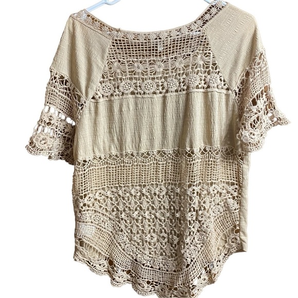 Umgee Tan Crochet Boho Lace Short Sleeve Hi Low Blouse Top Size Small - Picture 2 of 5